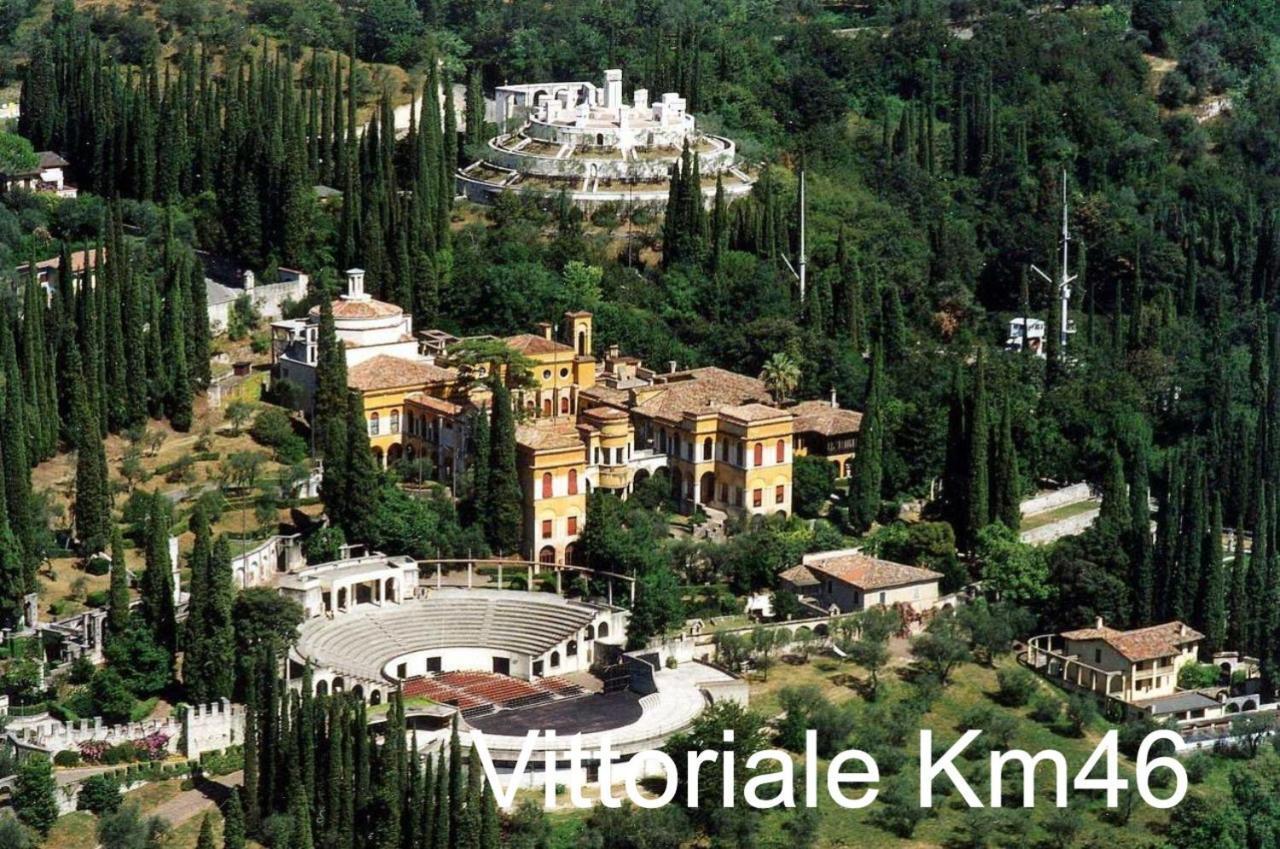 Appartamento "Il Vicolo" Пескьера-дель-Гарда Экстерьер фото